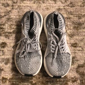 Adidas Ultra Boosts - 7.5